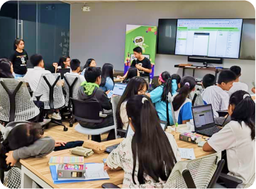 Kids at a DEVCON Kids code camp